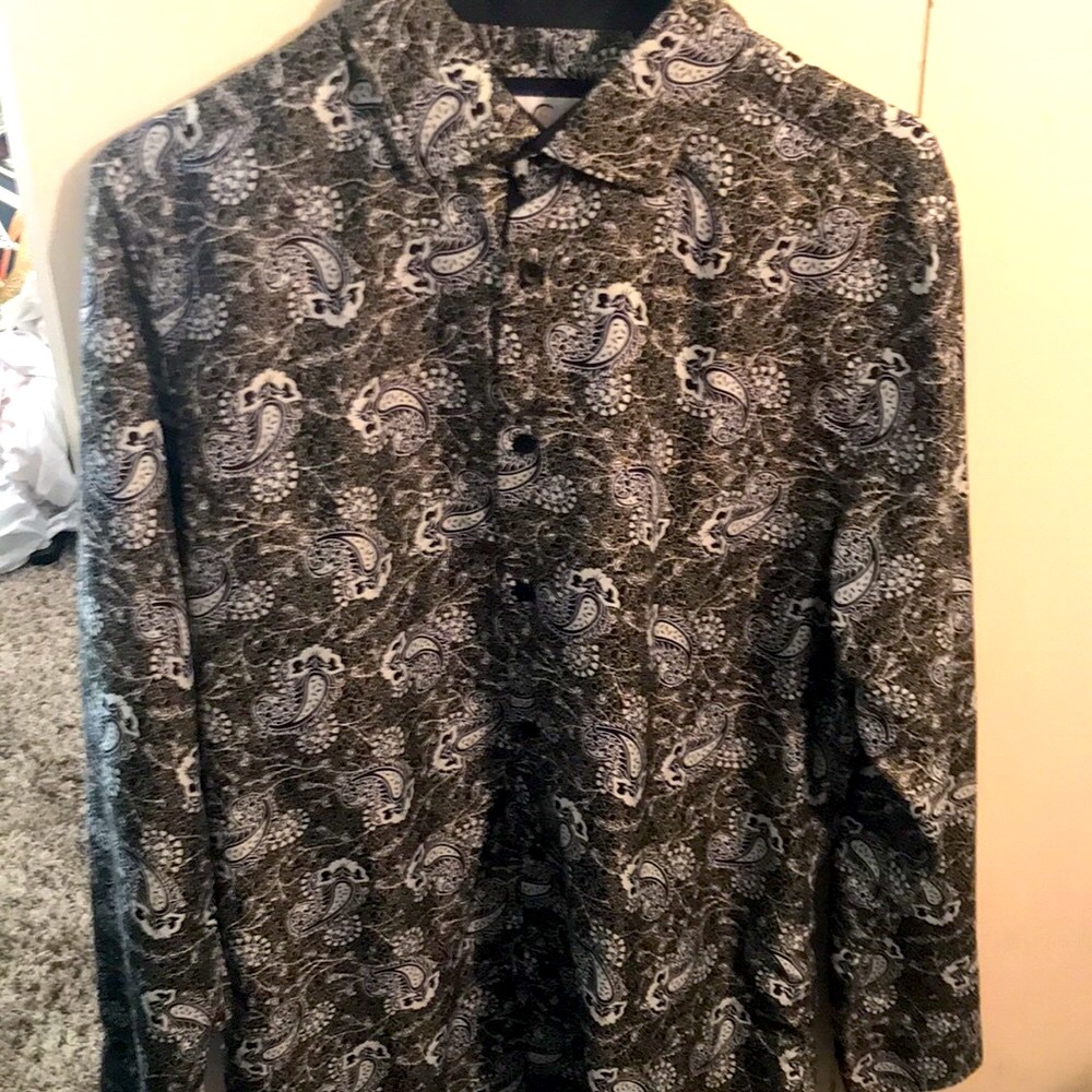 Button-Up Paisley Shirt - Picture 2 of 5